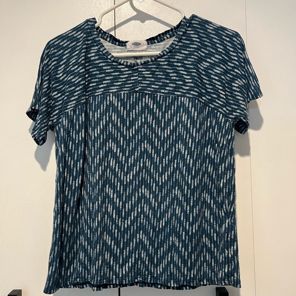 Old navy teal shirt